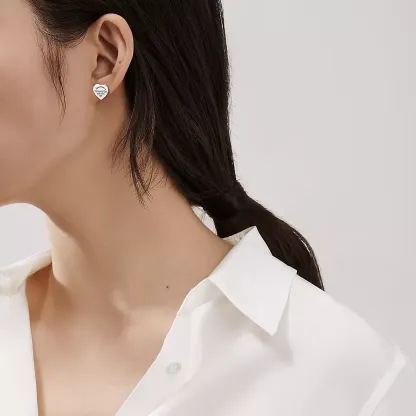 Return to 庐 Heart Tag Stud Earrings in Silver, Mini