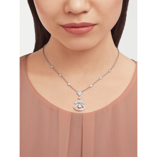 DIVAS DREAM NECKLACE
