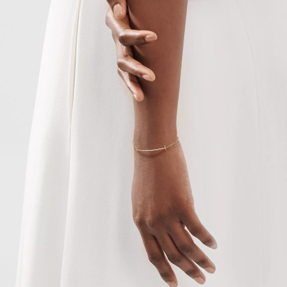 T Smile Bracelet in Yellow Gold with Diamonds