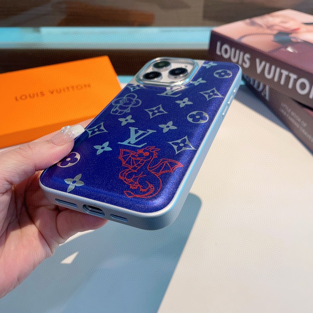 2-in-1 Cell Phone Case with Milk Dragon Pattern