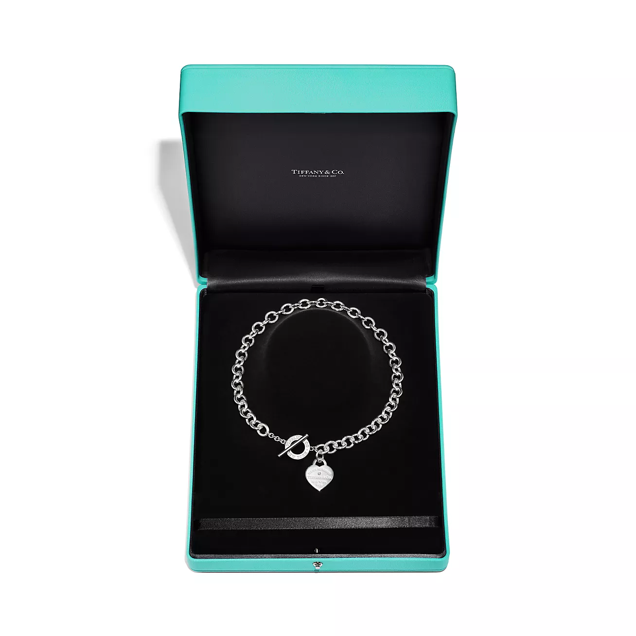 Return to 庐 Heart Tag Necklace in Silver with a Diamond, Medium