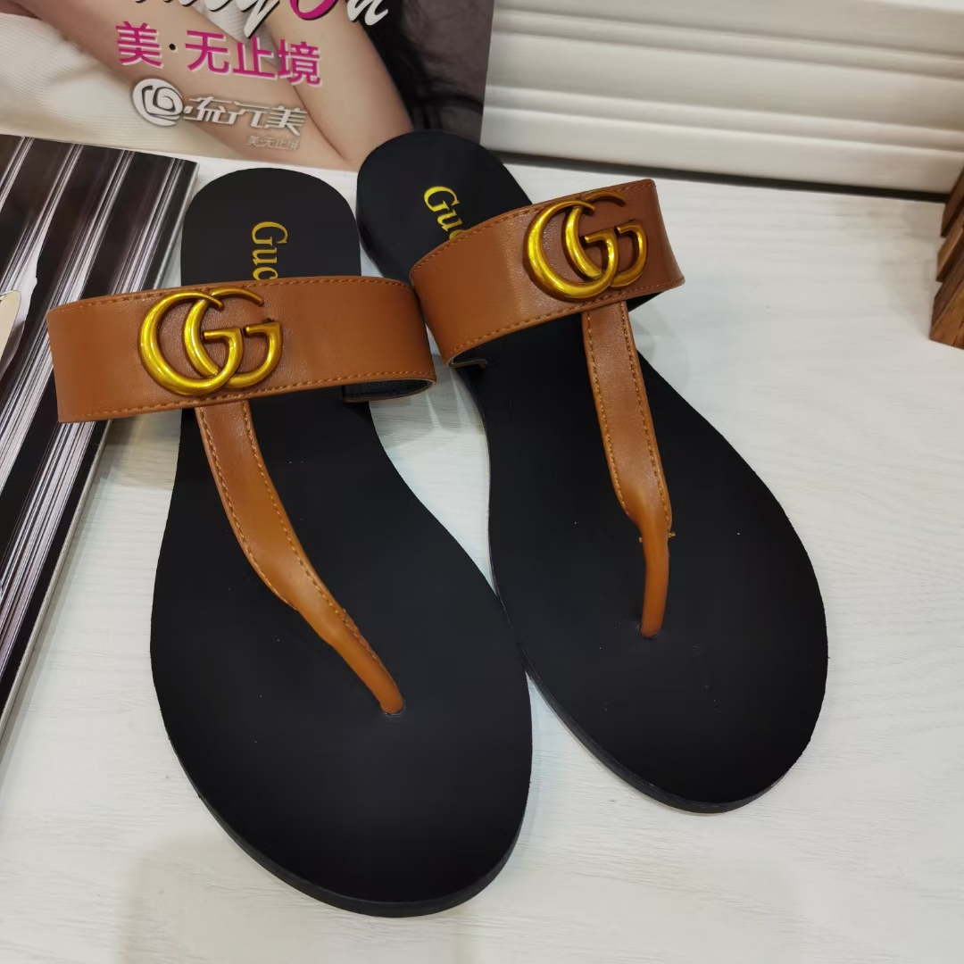 LEATHER THONG SANDAL WITH DOUBLE G