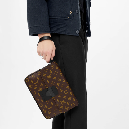 S Lock A4 Pouch M80560