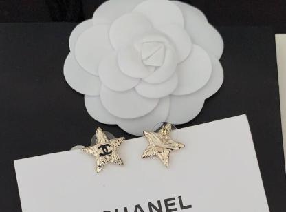 Lava Five-pointed Star Double C Earrings