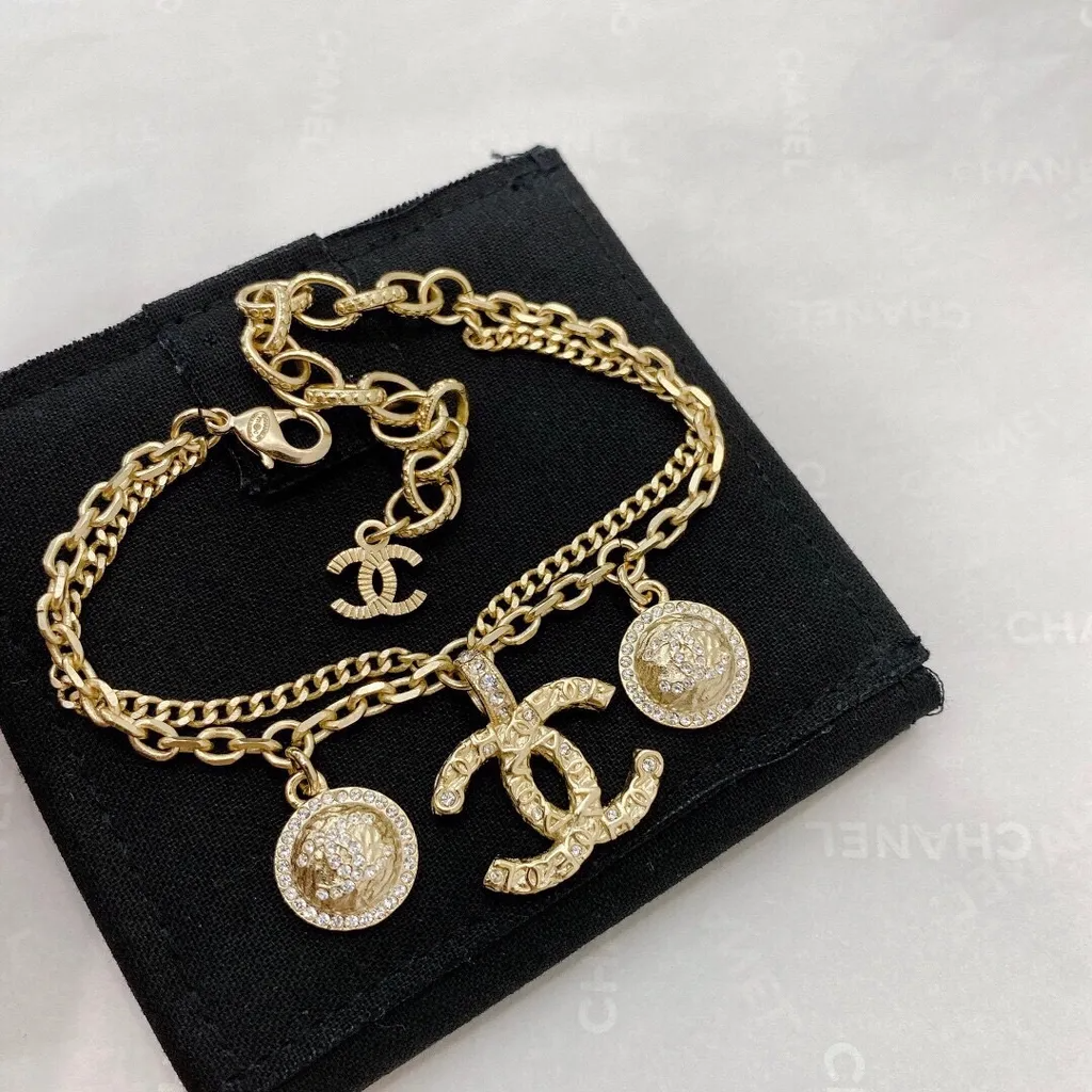 Vintage Style Double C Double Cameo Bracelet
