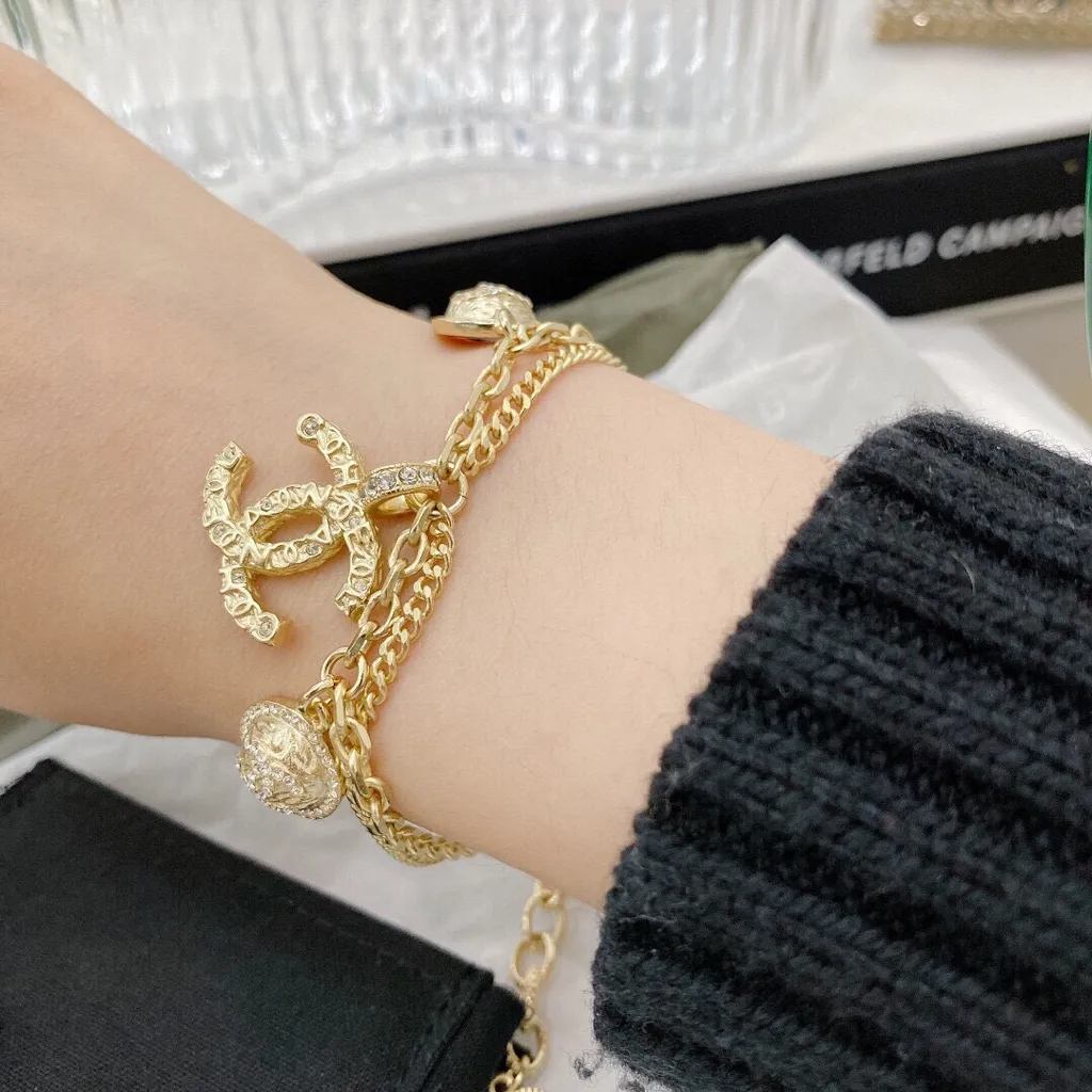 Vintage Style Double C Double Cameo Bracelet