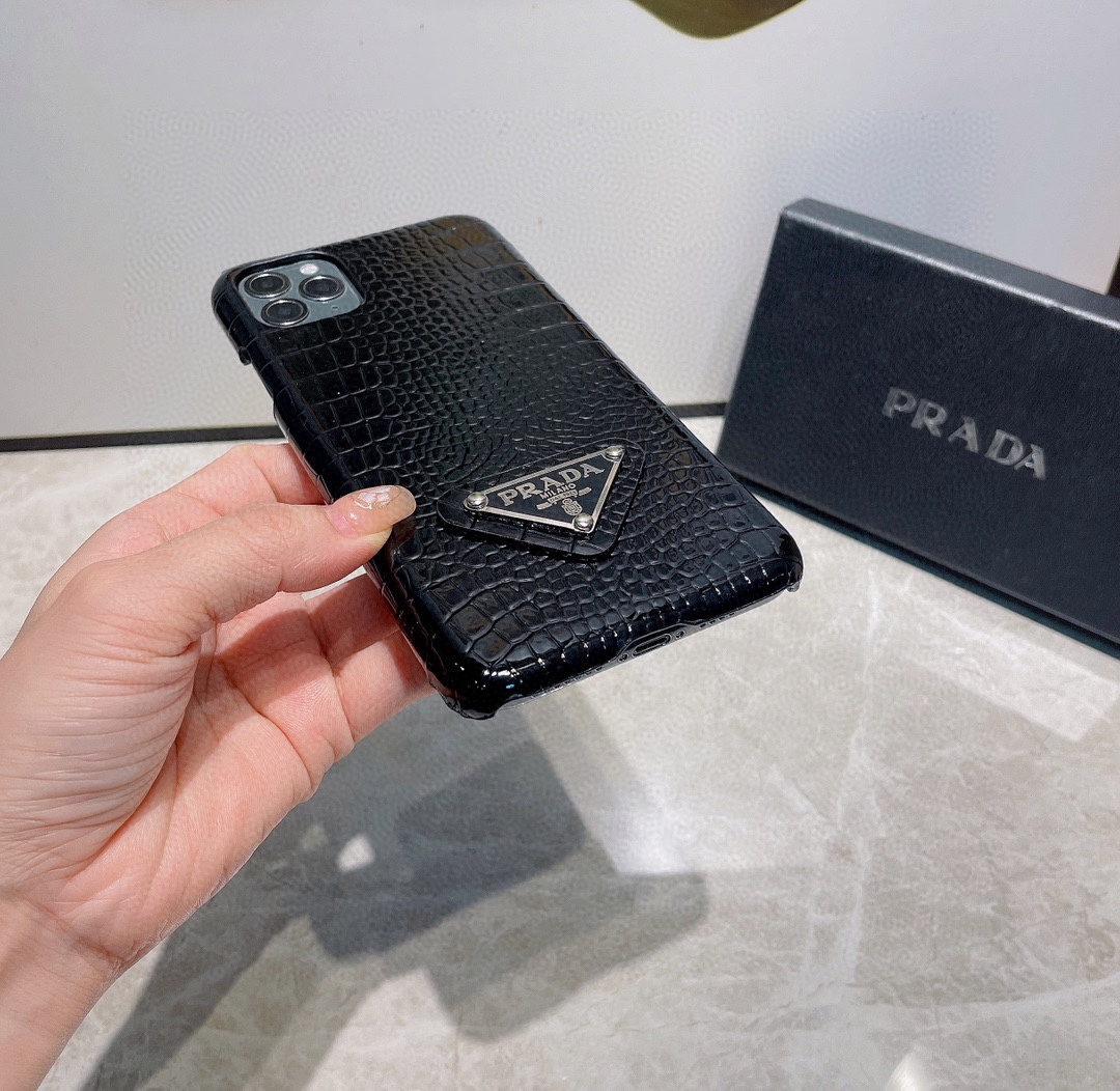 Crocodile print cell phone case