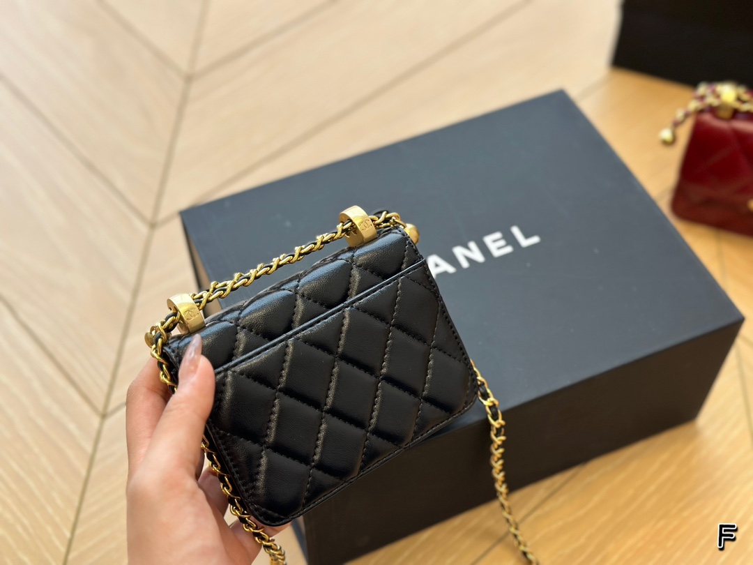Clutch with Chain