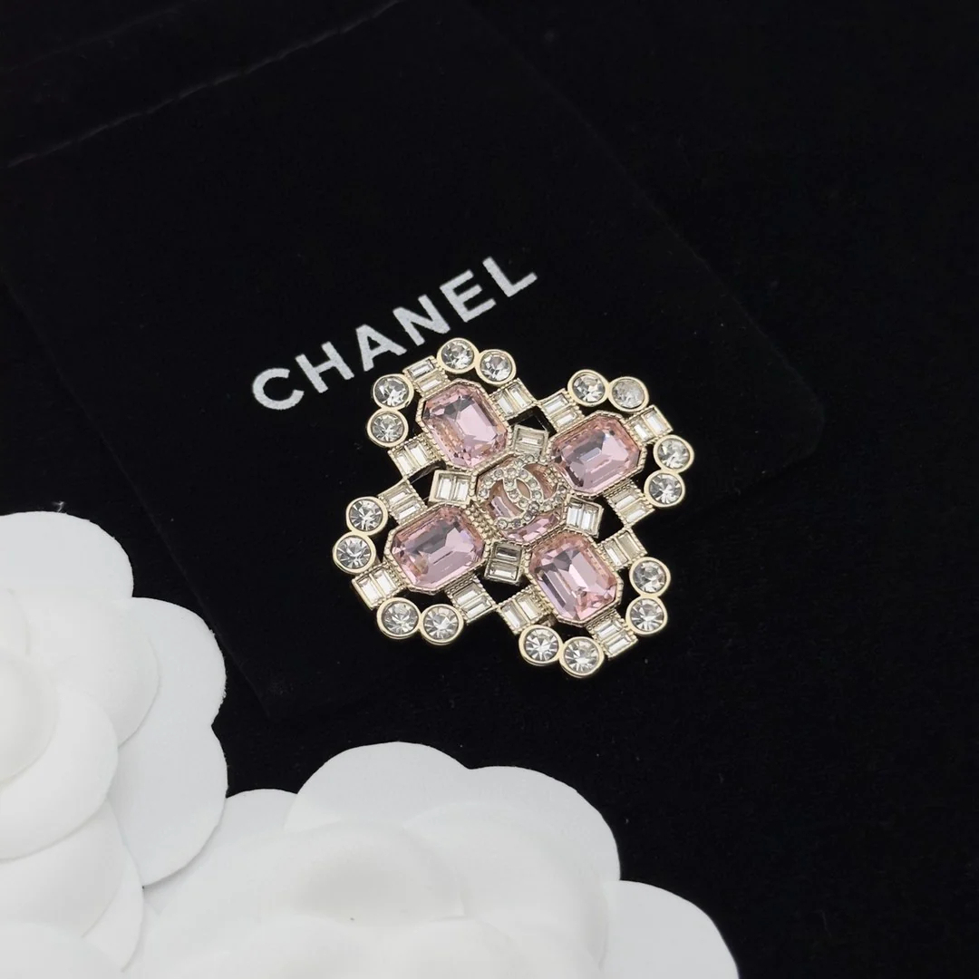 High quality CC brooch