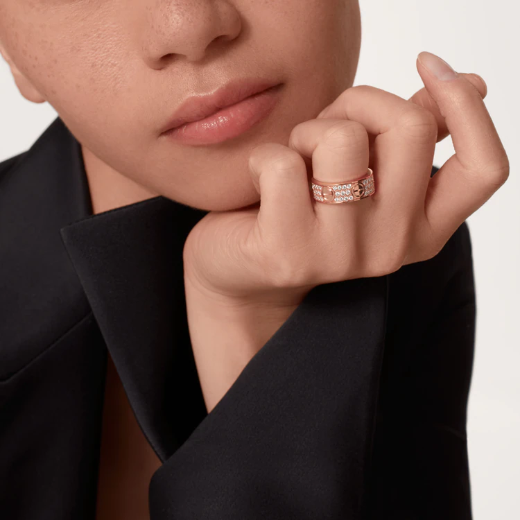 LOVE RING, DIAMOND-PAVED