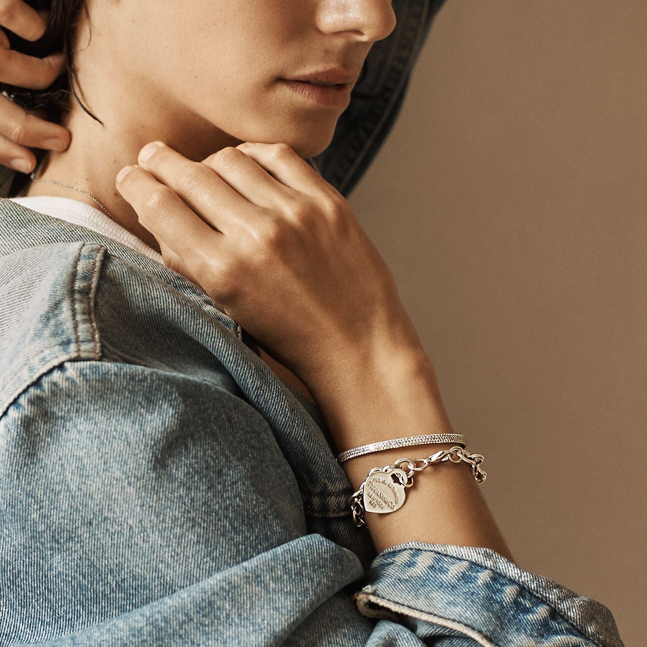 Return to 庐 Heart Tag Charm Bracelet in Silver