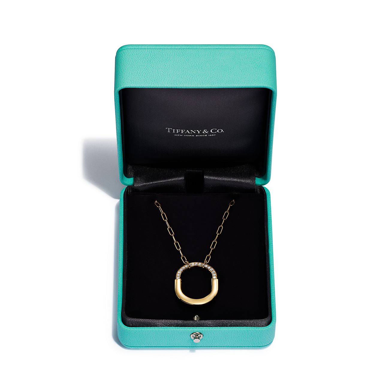 Lock Pendant in Yellow Gold with Diamonds, Medium