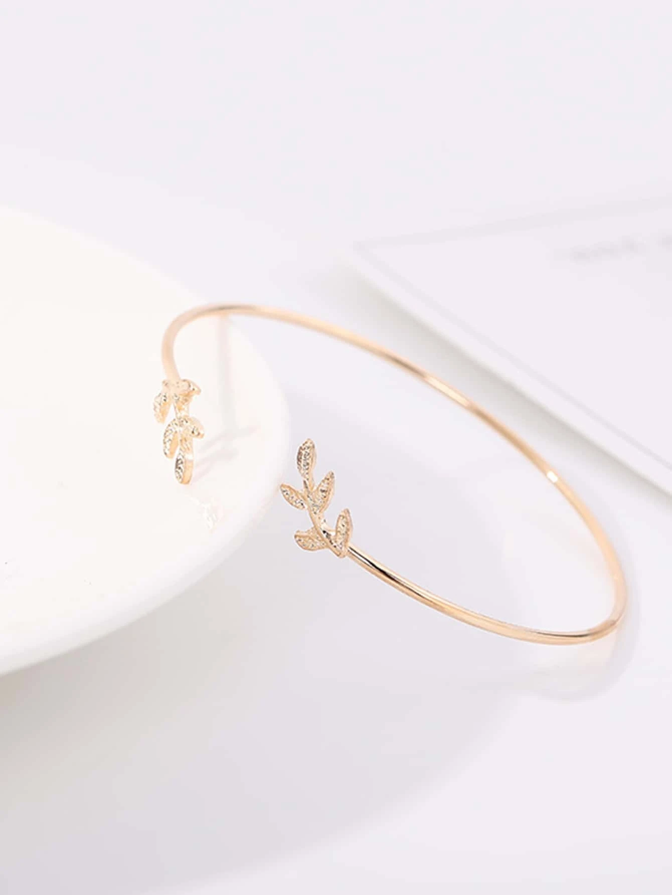 Leaf Decor Cuff Bangle