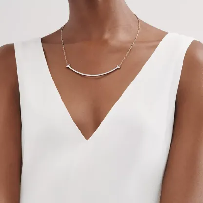 T Extra Large Smile Pendant in 18k White Gold