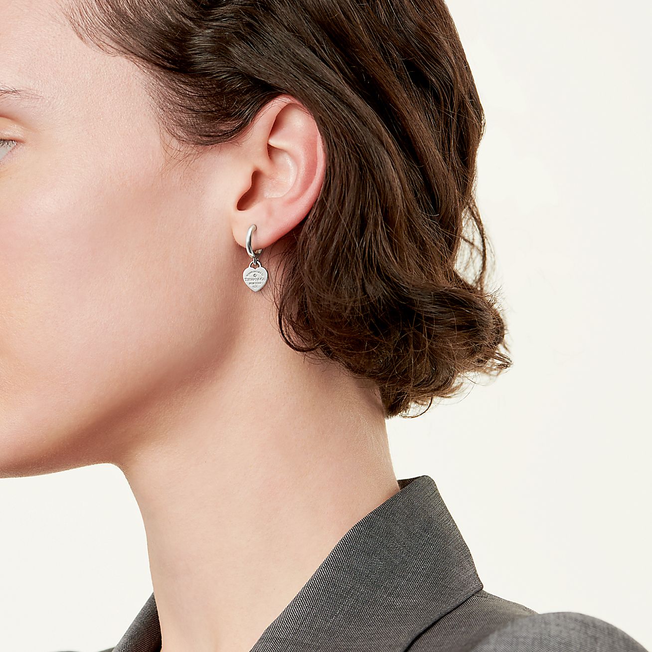 Return to 庐 Hoop Earrings in Sterling Silver with Diamonds, Mini