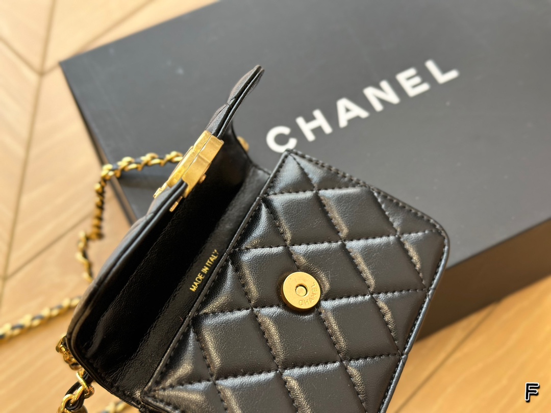 Clutch with Chain