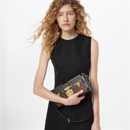 PETITE MALLE EAST WEST