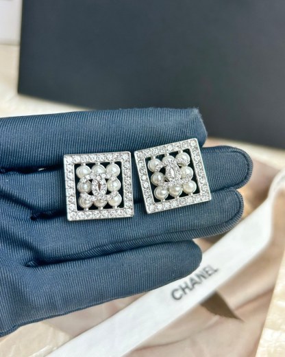 CCE698 CC Stud Earring