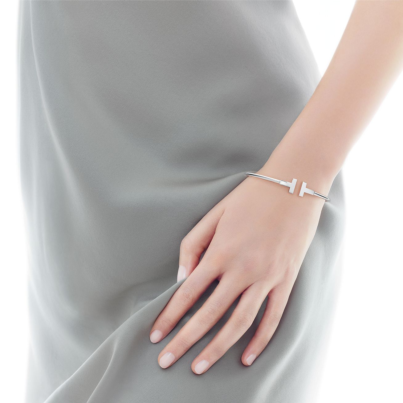 T Wire Bracelet in 18k White Gold