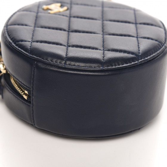 Lambskin Quilted Round Pearl Crush Clutch With Chain