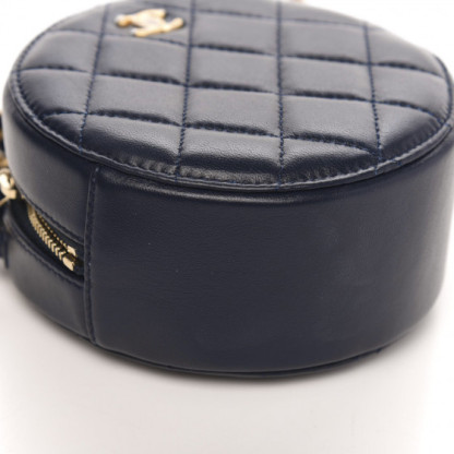 Lambskin Quilted Round Pearl Crush Clutch With Chain