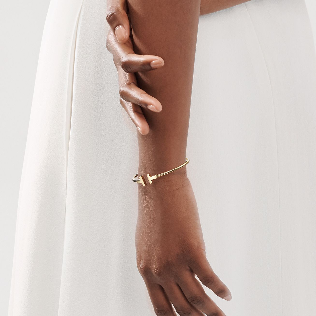 T Wire Bracelet in 18k Gold