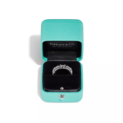 & Co. Schlumberger庐 Sixteen Stone Ring