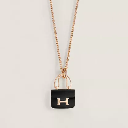 Amulettes Constance pendant