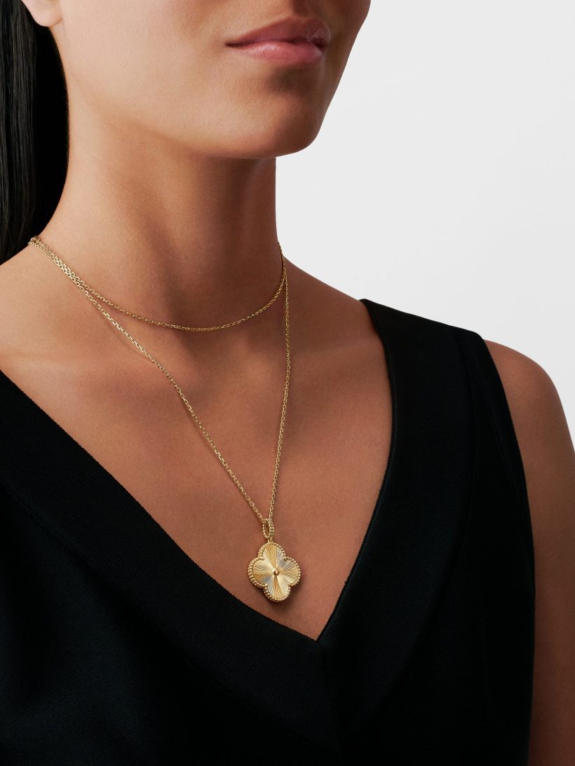 Magic Alhambra long necklace, 1 motif