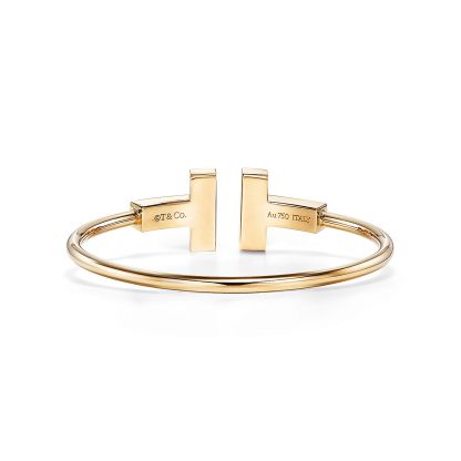 T Wide Black Onyx Wire Bracelet in 18k Gold