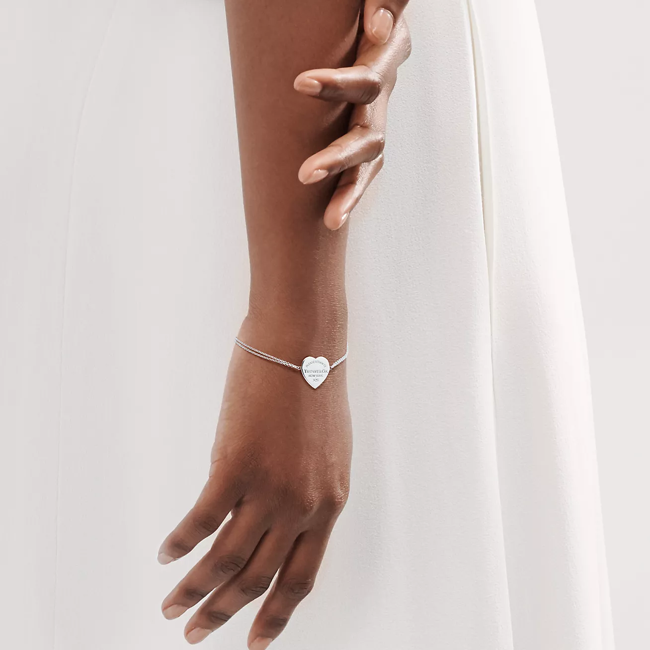 Return to 庐 Heart Tag Double Chain Bracelet in Silver, Small