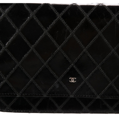 Diamond Quilt Wallet On Chain