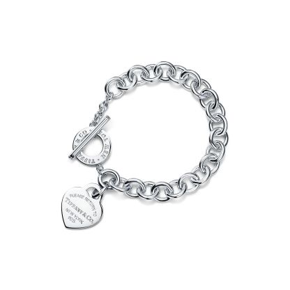 Return to 庐 Heart Tag Toggle Bracelet in Silver