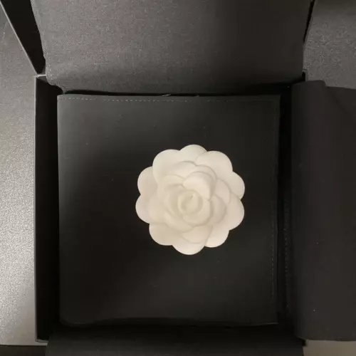 CC logo choker necklace gold pearls rhinestones