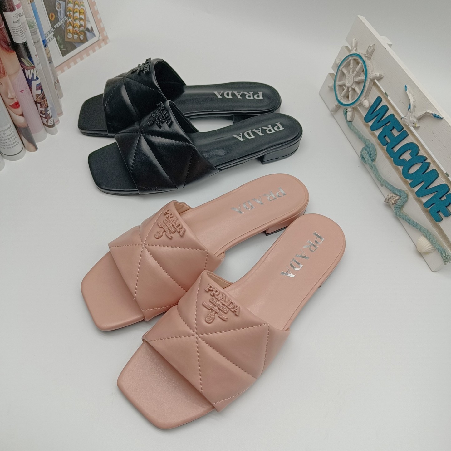 Triangle quilted sandals