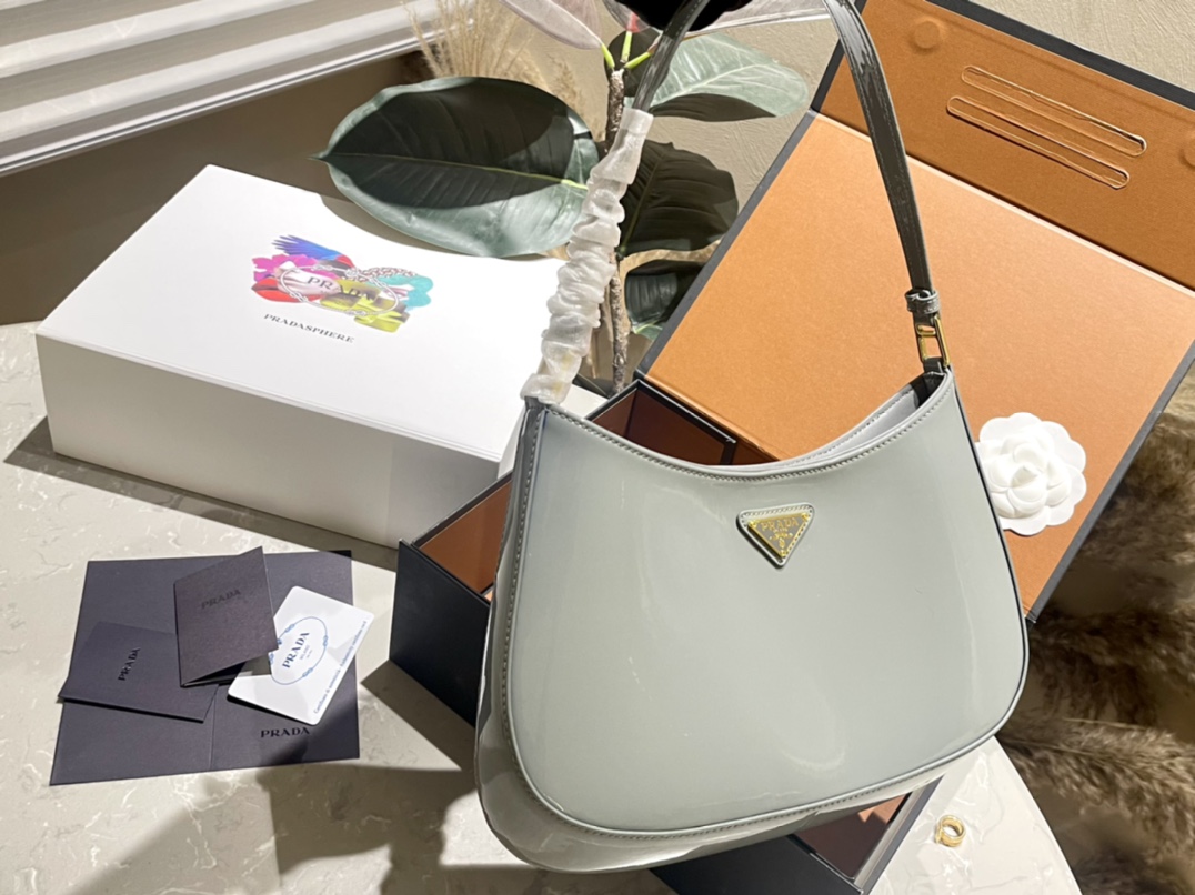 LM012854A1 BAG
