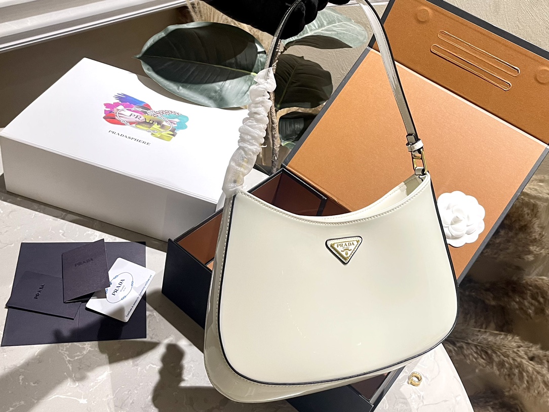 LM012854A1 BAG