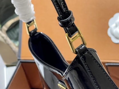 Cleo brushed leather shoulder bag