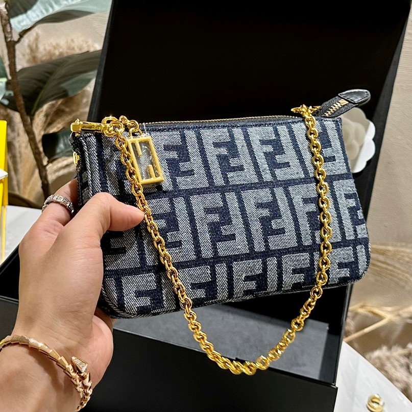 Baguette Pouch