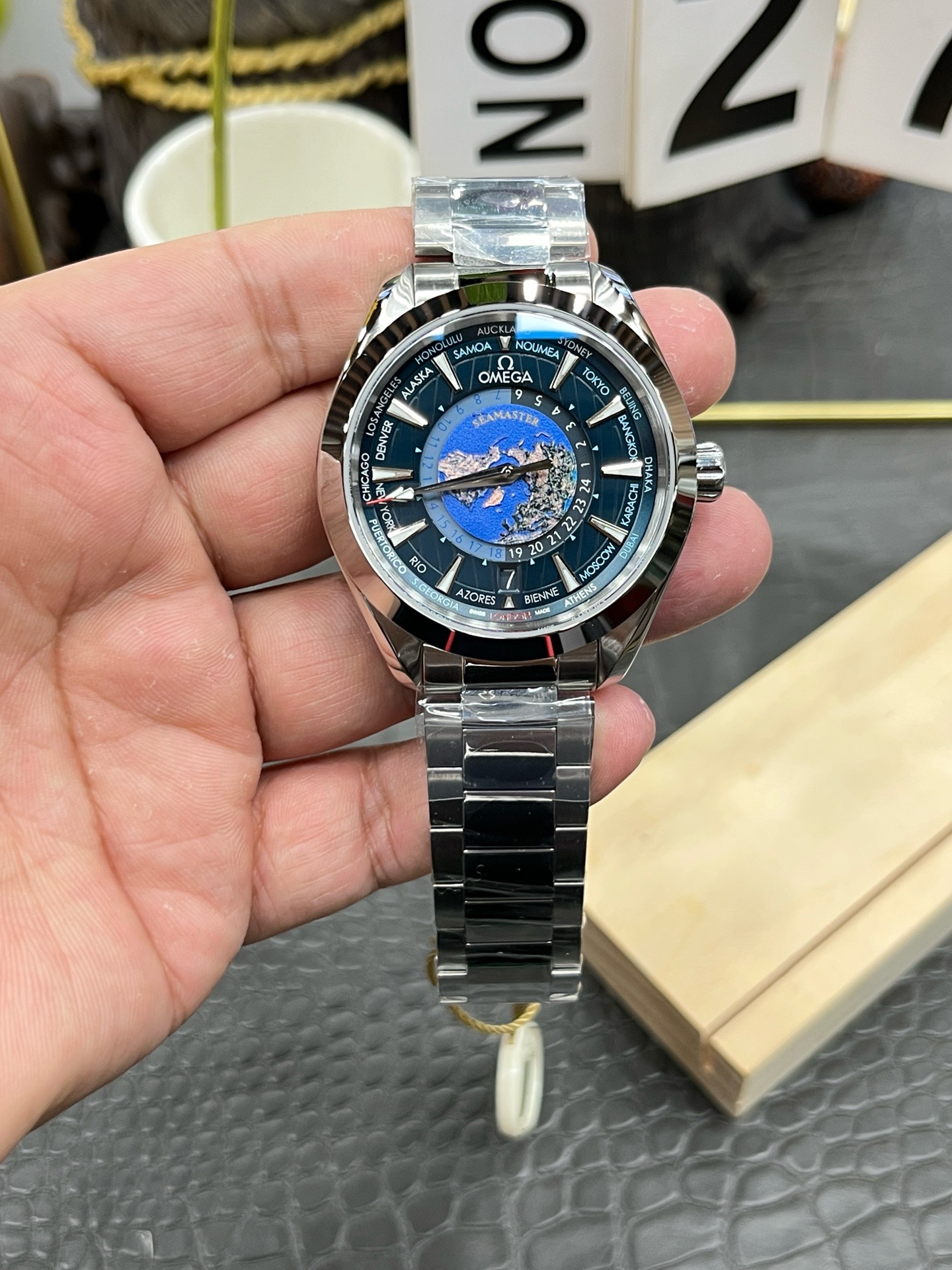 Z19   Seamaster150---World Time---O22010432203001---43mm
