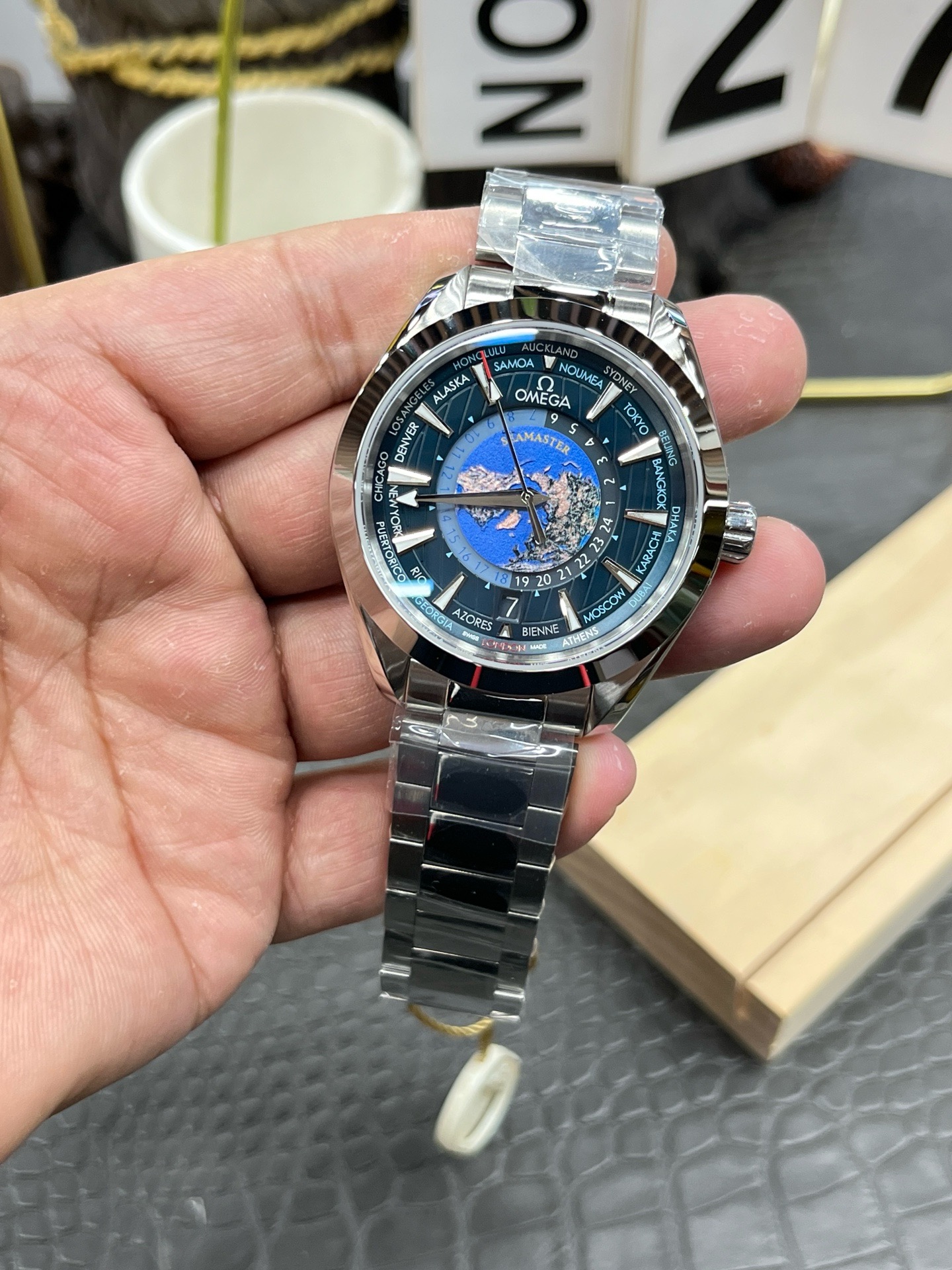 Z19   Seamaster150---World Time---O22010432203001---43mm