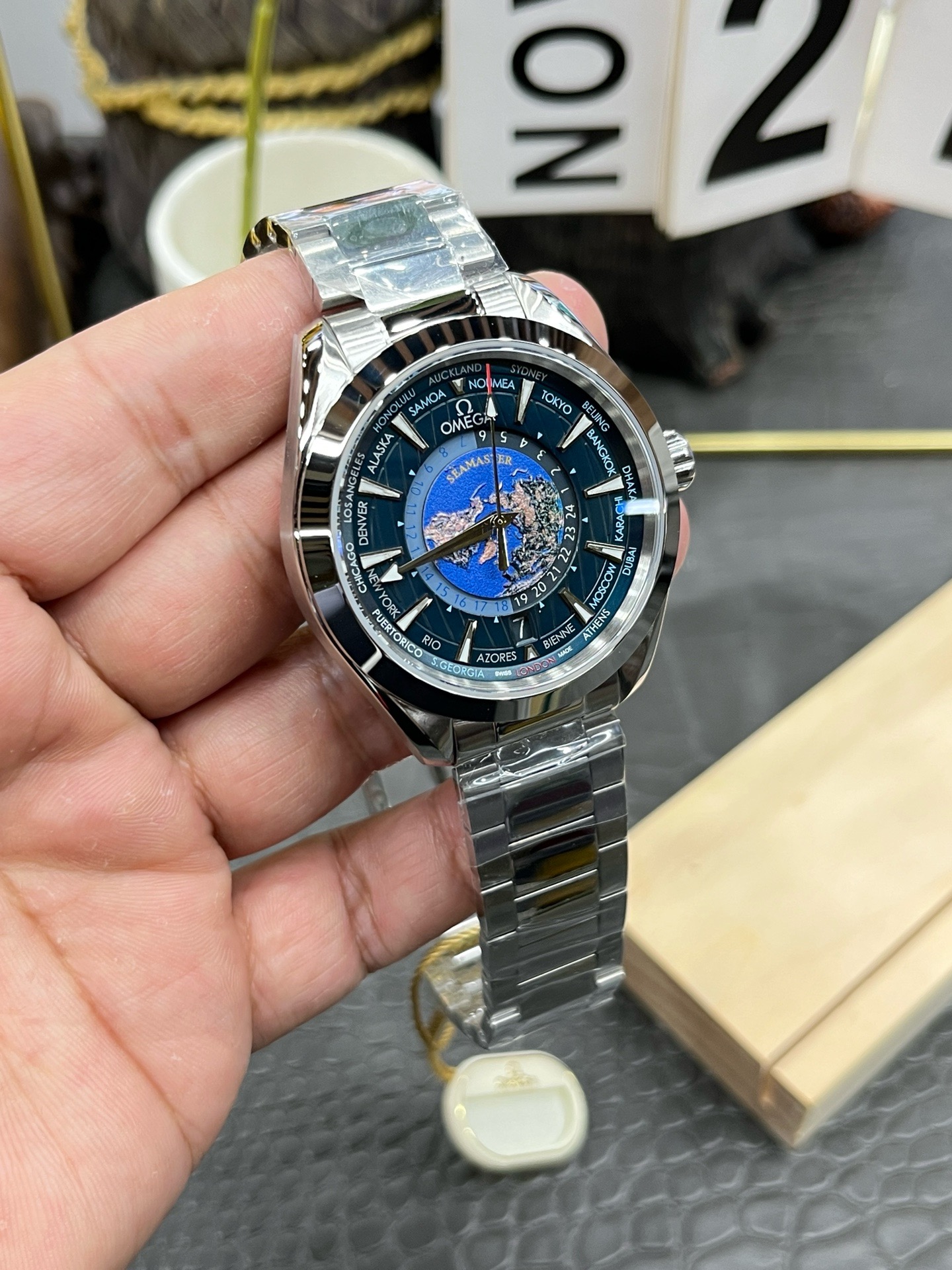 Z19   Seamaster150---World Time---O22010432203001---43mm