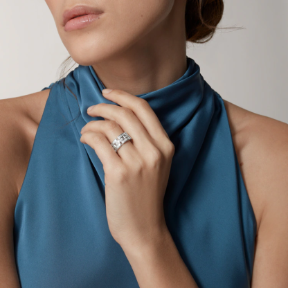 MAILLON PANTHÈRE RING, 3 HALF DIAMOND-PAVED ROWS