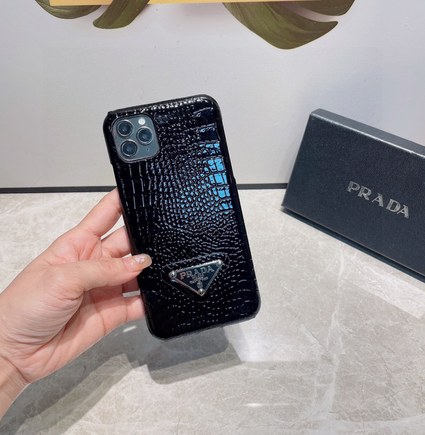 Crocodile print cell phone case