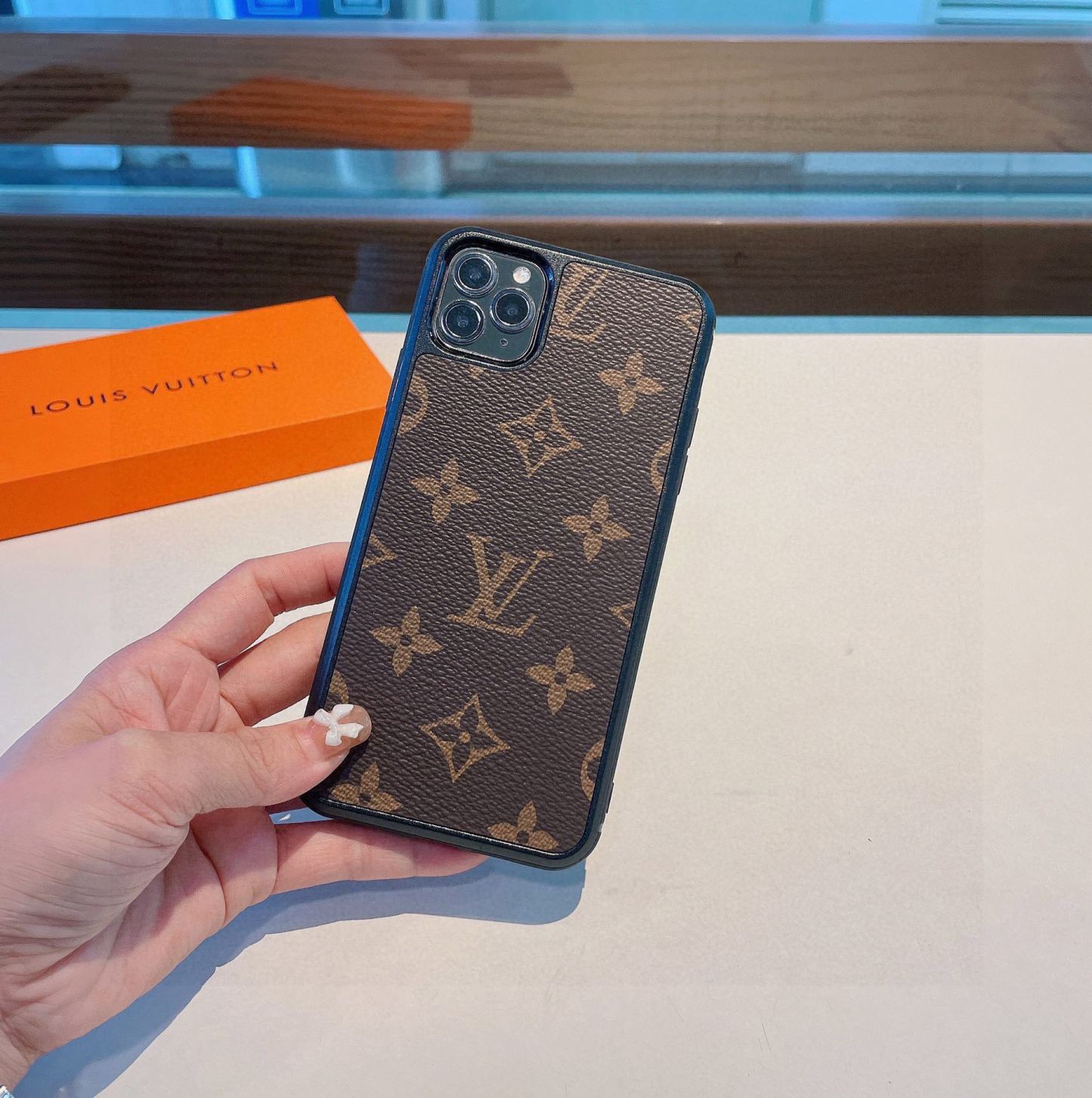 Classic old flower iphone case