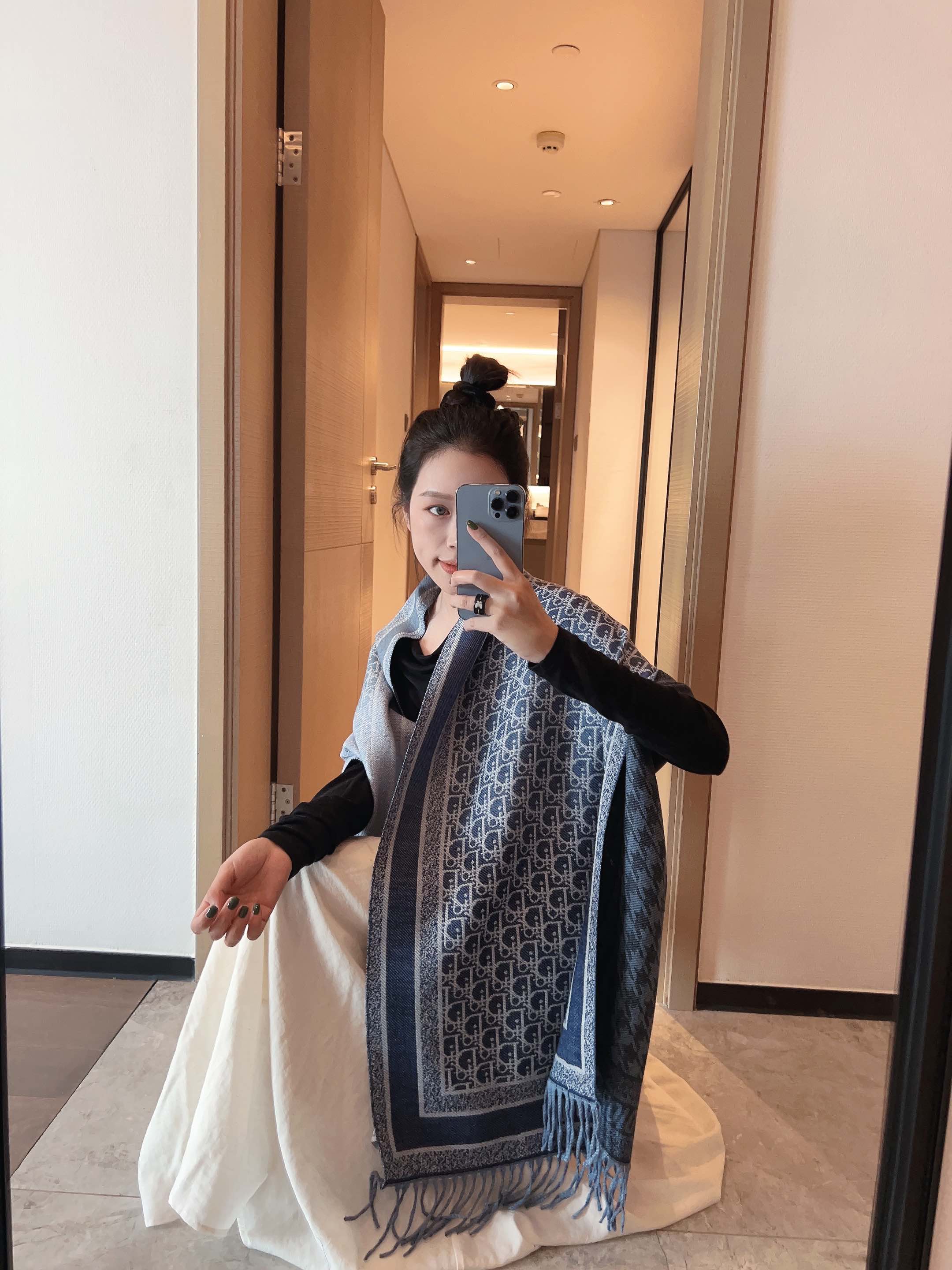 Fashion CD plaid chain pattern scarf