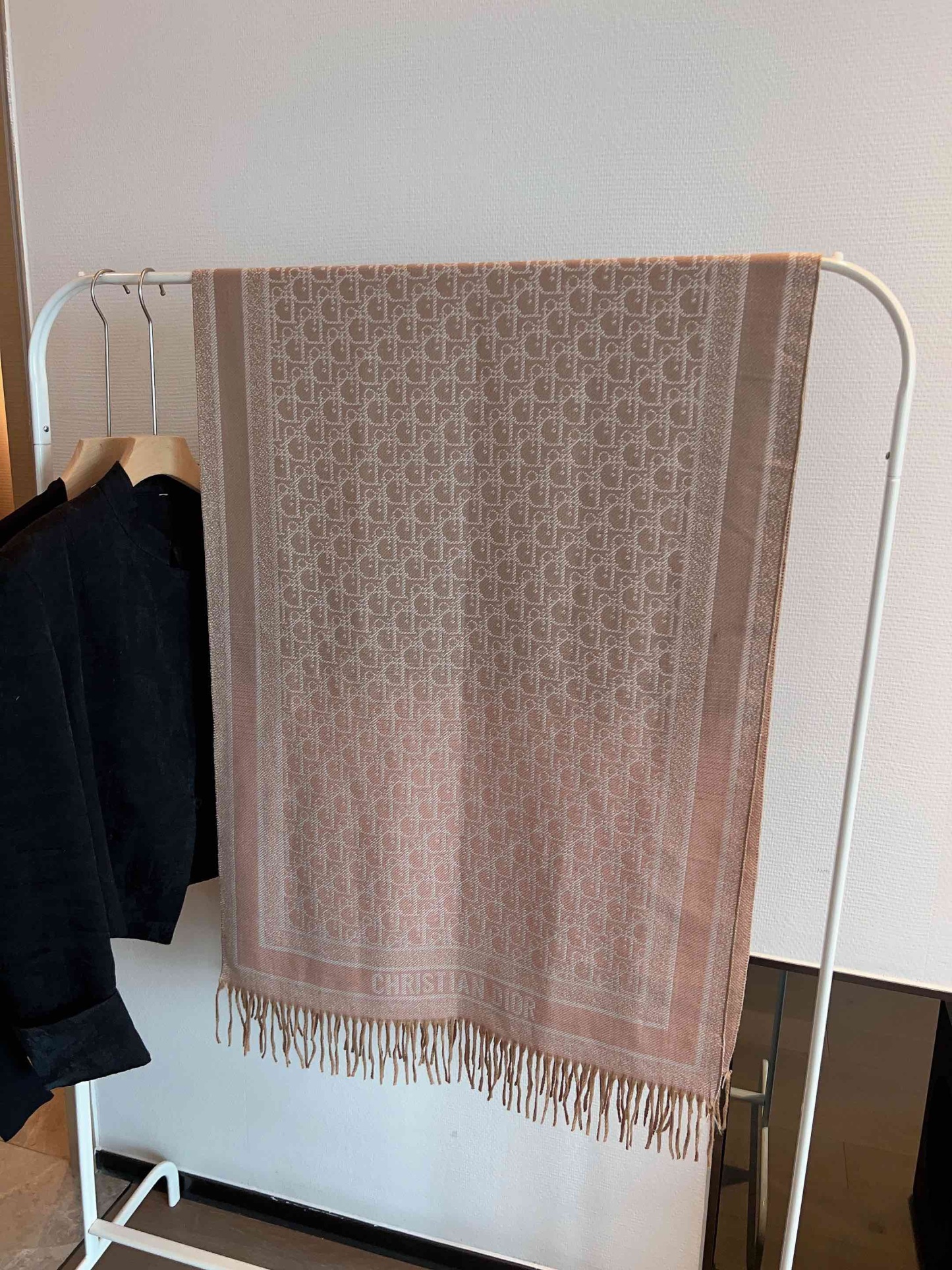 Fashion CD plaid chain pattern scarf
