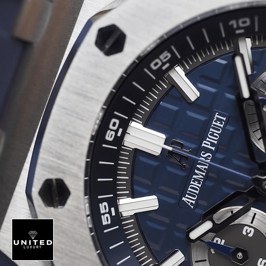 Royale Oak Blue Replica 2 Athtudemars Pthtiguet Royal Oak Replica blue dial replica close analog view