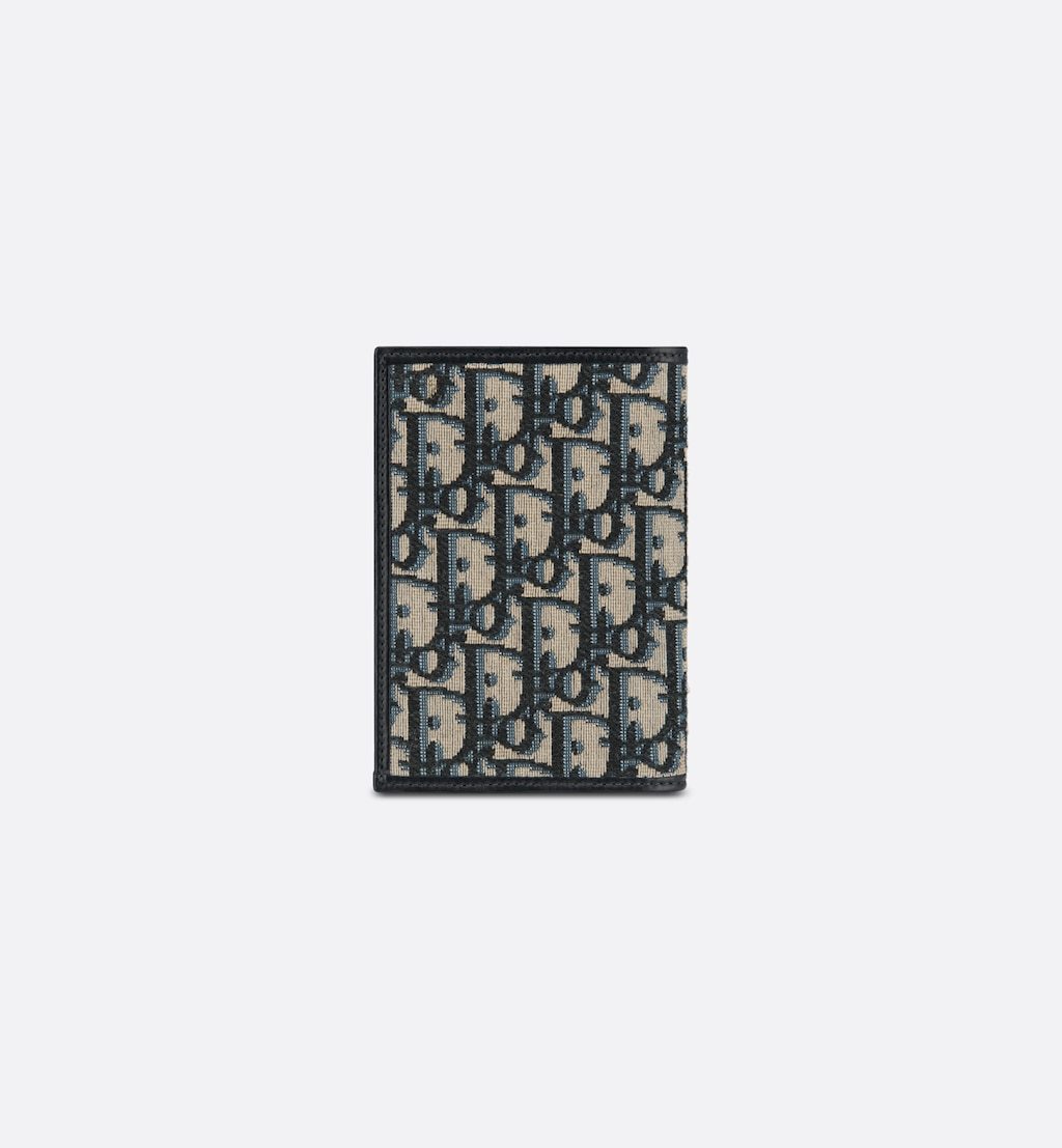 30 Montaigne Passport Holder