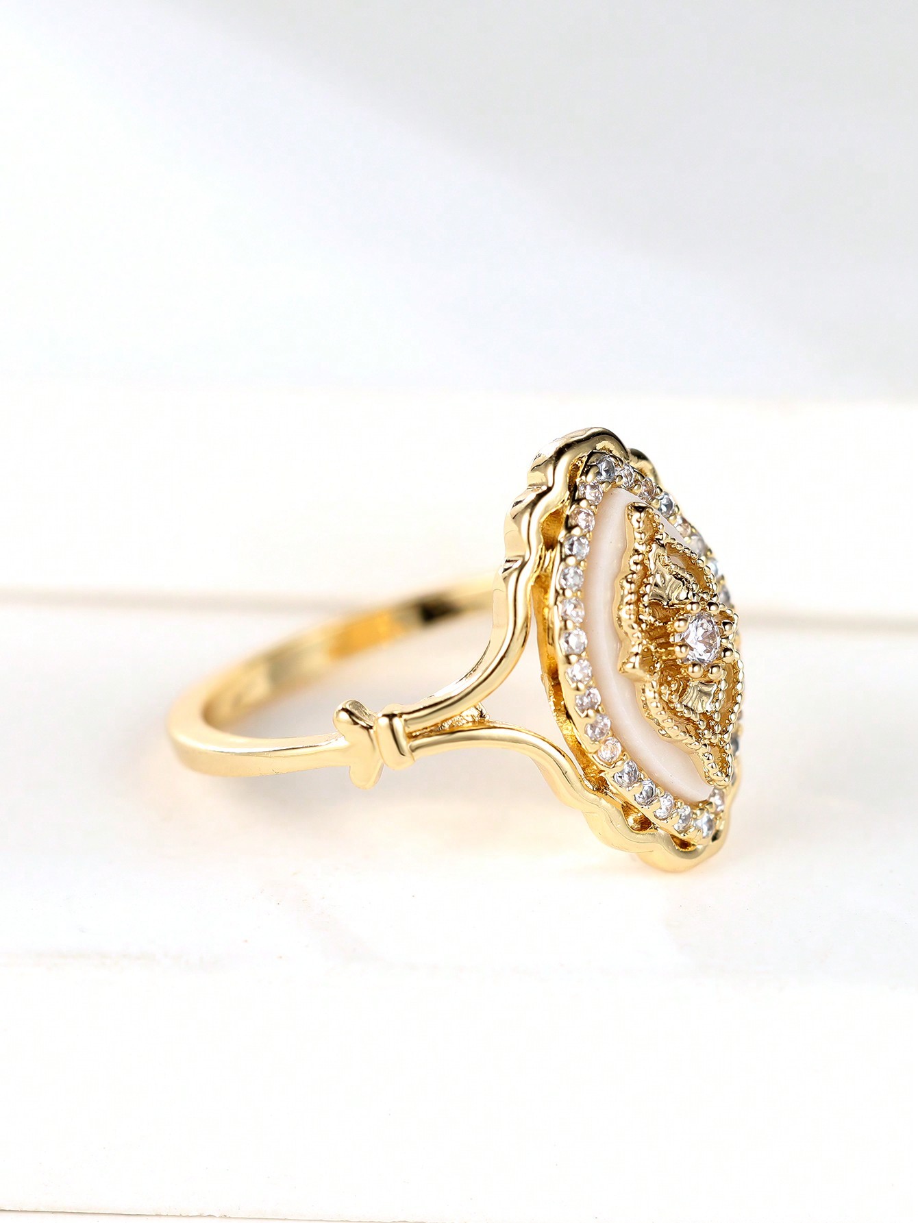 1Pc Vintage Palace Flower Ring Promise Engagement Floral Daily Jewelry